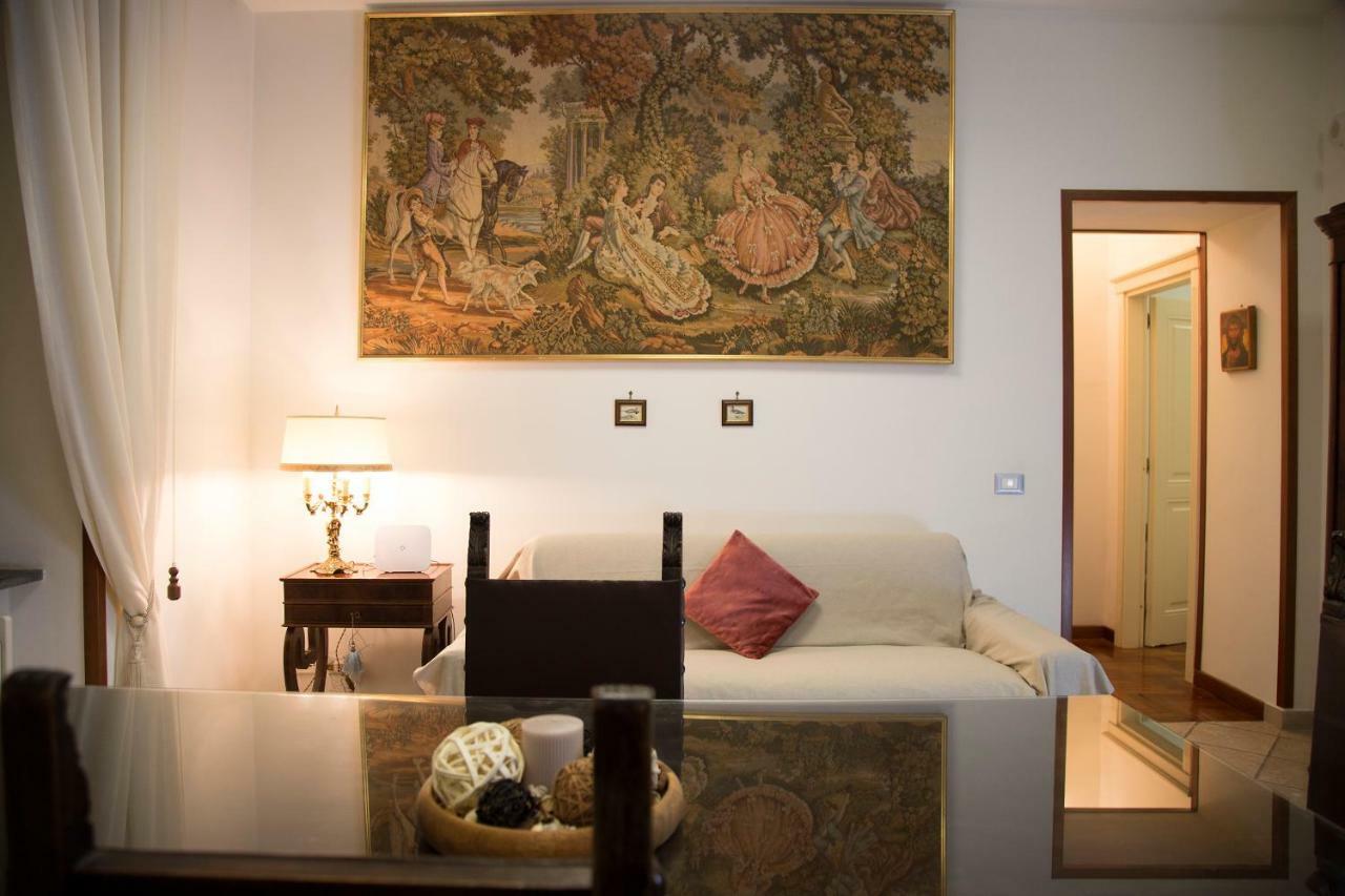 Luci Di S. Chiara Apartment Naples Luaran gambar